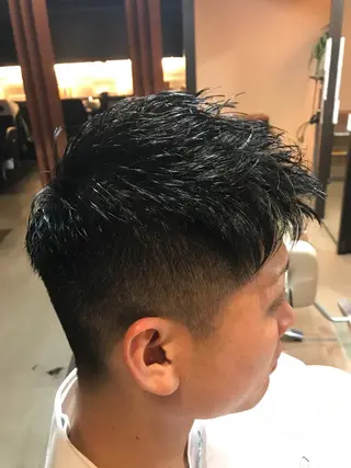 ショート メンズ 🔶艶髪レイヤー 縮毛矯正 金山🔶のヘアスタイル