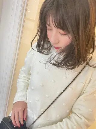 ミディアム カラー SHEARA BY CARE所属・. AYUKAのヘアスタイル