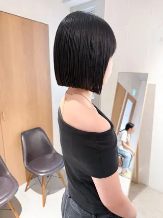 ショート カラー ぷつっとボブ/ 縮毛矯正 久保田彩菜のヘアスタイル
