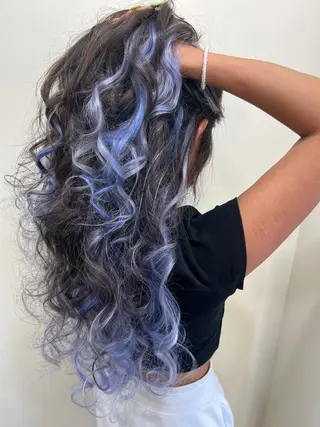 ロング カラー WEST O LAND所属・WEST OLAND 安藤のヘアスタイル