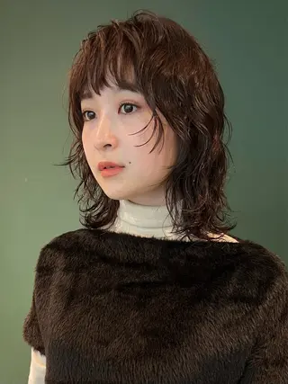 ミディアム パーマ 顔周りレイヤー🌈 透明感カラ⭐️RENのヘアスタイル