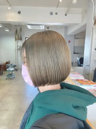 ショート カラー 西村 れいのヘアスタイル