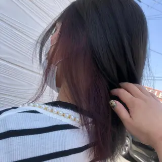 ミディアム 半田 知穂のヘアスタイル