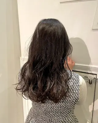 ロング カラー 向坂 亜美のヘアスタイル