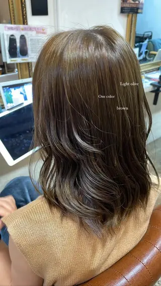 カラー 中村 帆花のヘアスタイル