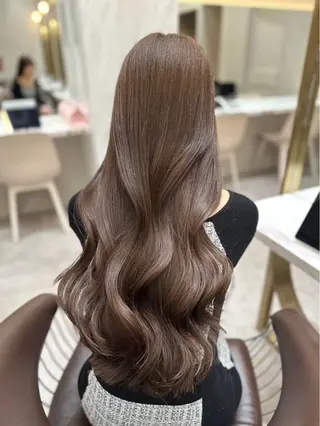 ロング カラー ヘアアレンジ Lond Lupinus所属・minagi Lupinusのヘアスタイル