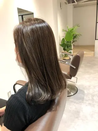 ロング カラー MIA スタイリストのヘアスタイル