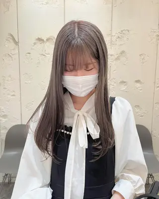ロング カラー ハイトーン🦢 Natsumiのヘアスタイル