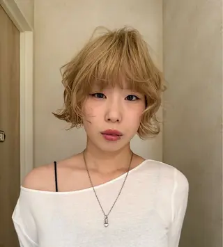 ショート 🩶‪ブリーチ無W カラー/Yuzuのヘアスタイル