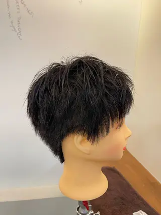 ショート chill out 甲斐千尋のヘアスタイル