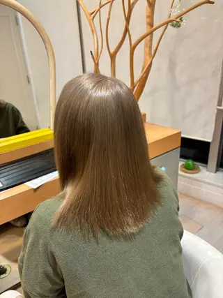 ミディアム カラー ESQUISSE 堀合 駿輔のヘアスタイル