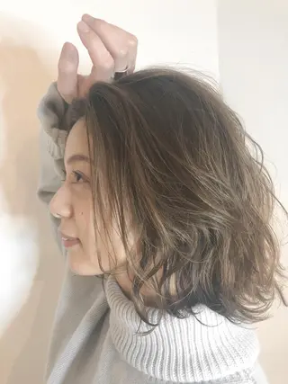 ミディアム カラー m ā l o. マァロのヘアスタイル