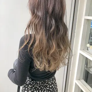 ロング カラー 榎園 由美のヘアスタイル