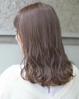 セミロング SiLO 【シロ】のヘアスタイル
