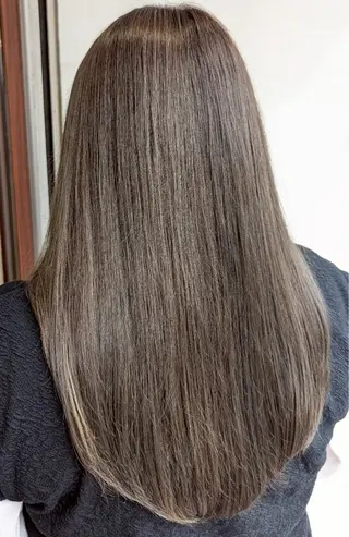 ロング 佐藤 琴海のヘアスタイル
