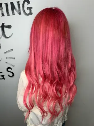 ロング カラー 小笠原 菜緒のヘアスタイル