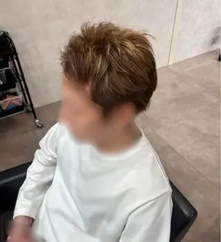 カラー メンズ 高田 美羽のヘアスタイル
