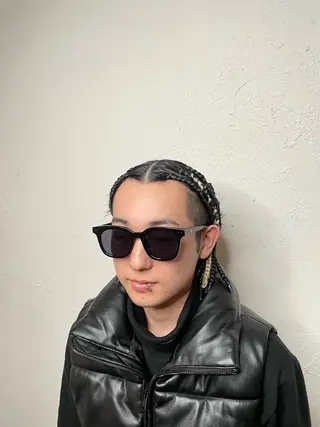 メンズ コーンロウ／ブレイズ SYUのヘアスタイル