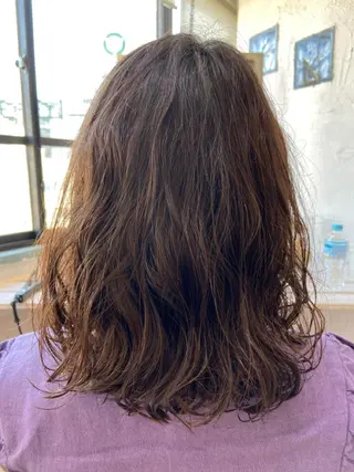 ミディアム カラー パーマ 宮本 玲那のヘアスタイル