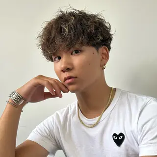 カラー パーマ メンズ 安達 脩人のヘアスタイル