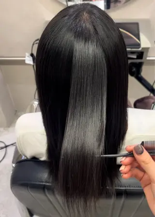 セミロング 阪本 安里のヘアスタイル