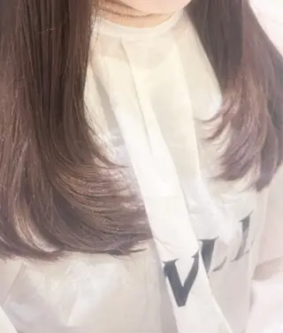 セミロング 朝尾 愛花のヘアスタイル