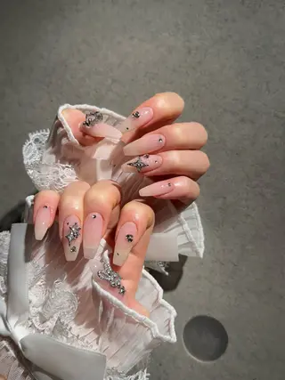 ネイル I-nailロング /ワンホン/キラキラのネイルデザイン