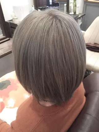 ショート カラー いしだ みさきのヘアスタイル