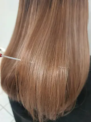 セミロング カラー メンズ ヘアメイク ハイトーン キャロのヘアスタイル