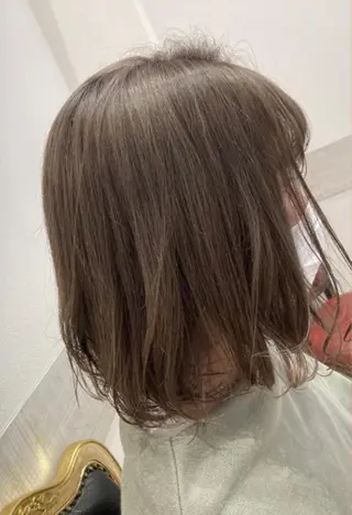 ミディアム ルシードスタイル クリザンテーム所属・佐藤 睦月のヘアスタイル