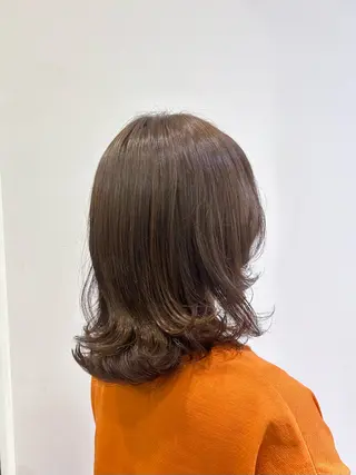 ミディアム カラー レイヤーカット🐺 hina🩶のヘアスタイル