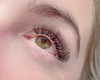 マツエク・マツパ total beauty salon felic'ita所属・パリエク/束感まつげ ユウカのマツエク・マツパデザイン