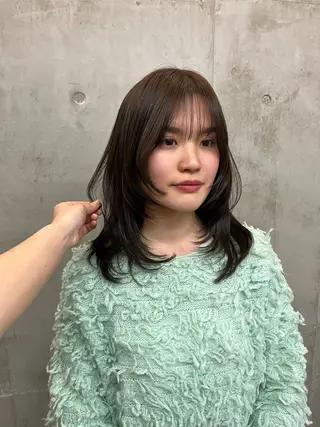 セミロング カラー SALT WATER所属・🫐 𝐌𝐚𝐨 🫐似合わせcutのヘアスタイル