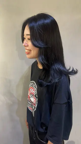 セミロング カラー Garland 表参道所属・ミディアムレイヤー/ 艶カラー🎀 emiのヘアスタイル