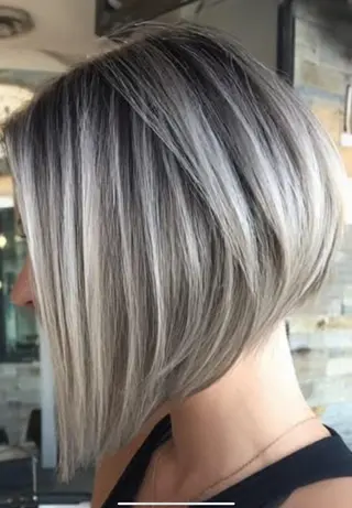 ショート のー りーのヘアスタイル