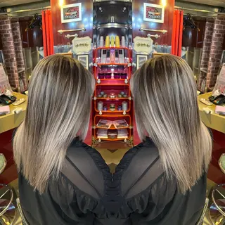 セミロング カラー レイヤー/ボブ/ ミニボブ/AOIのヘアスタイル