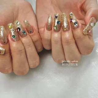 ネイル BONHEUR Annaのネイルデザイン