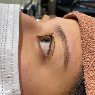 マツエク・マツパ 桑田 新菜のヘアスタイル