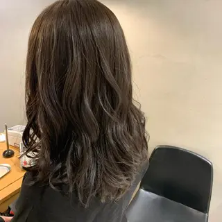 カラー 外山 実咲のヘアスタイル