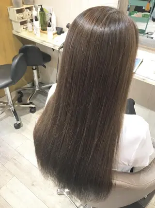 セミロング カラー 嶋村夏実🌼レイヤー 🌸白髪ぼかしのヘアスタイル
