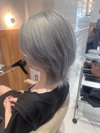 カラー YUI ☪︎/ウルフ レイヤー/艶カラーのヘアスタイル