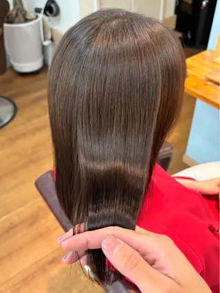 セミロング 髪質改善 UN BLEACHのヘアスタイル