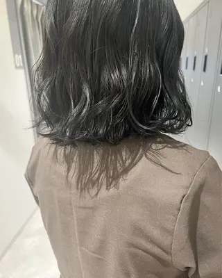 ショート カラー 暗髪カラー🫐パーマ おくだりんかのヘアスタイル