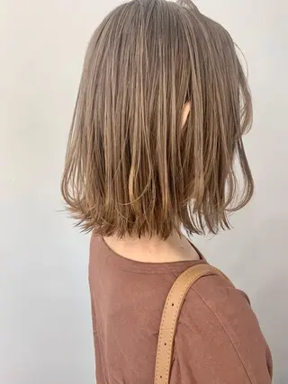 ミディアム 舘谷 愛莉のヘアスタイル