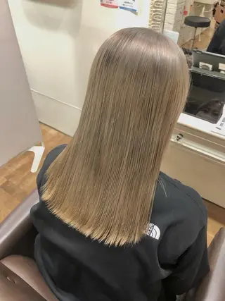 カラー ヤナギウチ エリカのヘアスタイル