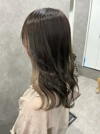 ロング カラー 廣瀬 あずさのヘアスタイル
