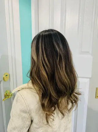 ロング カラー 高橋 奈津沙のヘアスタイル