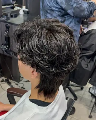 ミディアム パーマ メンズ 難波/メンズウルフ・ フェザーパーマ鶴田文のヘアスタイル