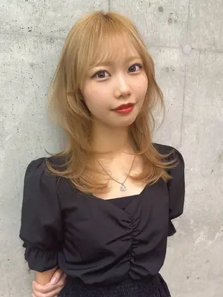 セミロング カラー ヘアアレンジ 立川レイヤー ブリーチaoiのヘアスタイル