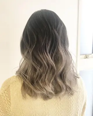 ミディアム ハルカ/透け感カラー /顔周りレイヤーのヘアスタイル